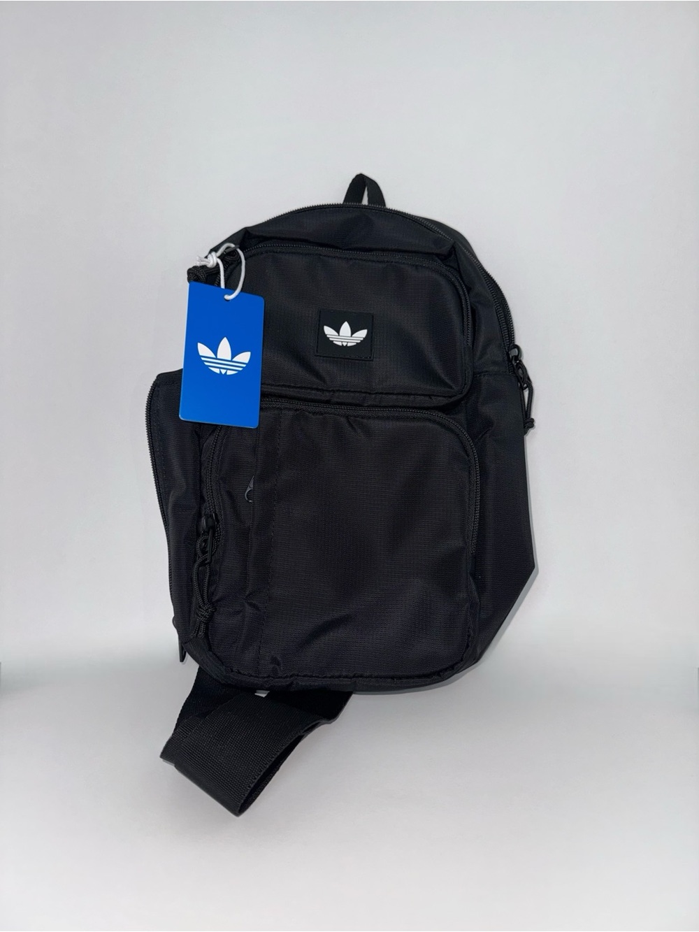 Adidas utility 4 sling / Black Compact Sling Backpack